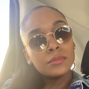 Meet your Posher, Erica